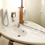 Ibis Centre