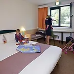 Ibis Centre Hotel 3*