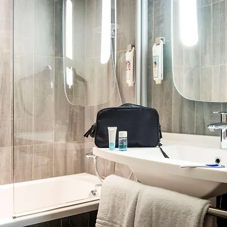 Ibis Centre Hotel 3*