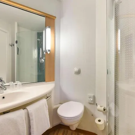 Ibis Centre Отель Динан