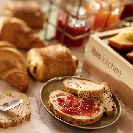 Отель Ibis Centre 3*