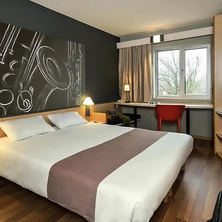Hotel Ibis Centre 3*
