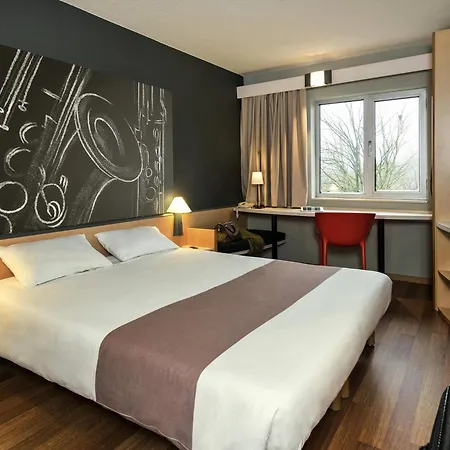 Ibis Centre 3*