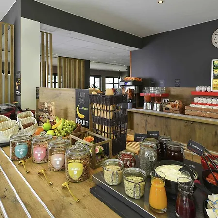 Ibis Centre Hotel 3*