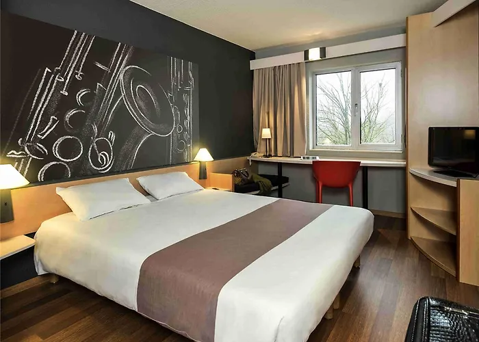 Ibis Centre Hotel 3*